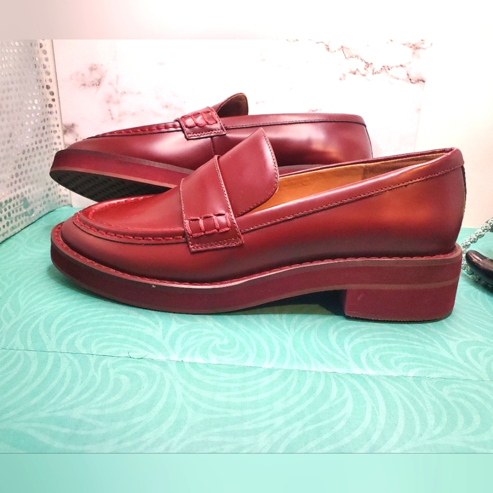 Leather loafer